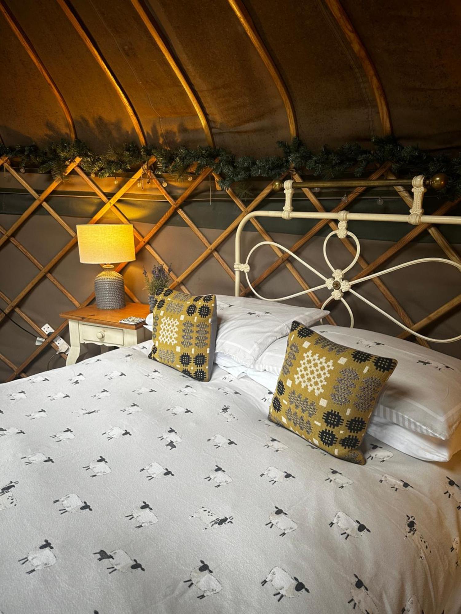 Hotel Sunbank Yurt à Llangollen Extérieur photo